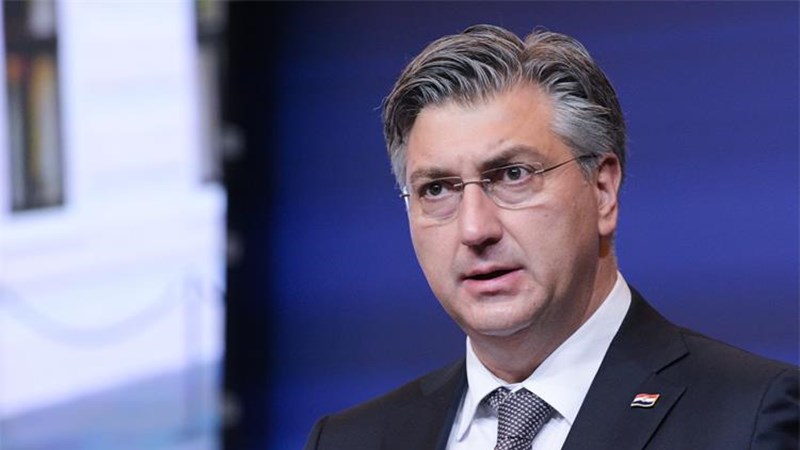 Government respects Croatian military and it won't allow it being used for political purposes